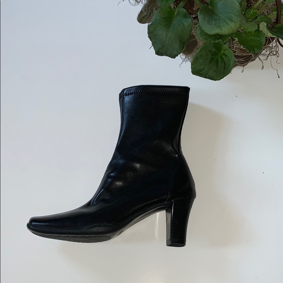 Shoes - Black booted heels